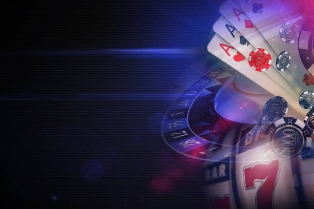 Live Crash game interface showing multiplier climb and cash-out button